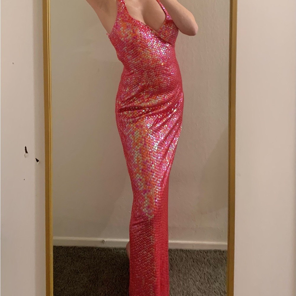 ✨☁️💕90s Hot Pink Sequined Barbie Gown💕☁️✨ - Picture 2 of 6